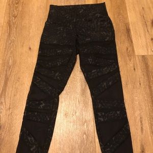 Lululemon cropped high rise size 6